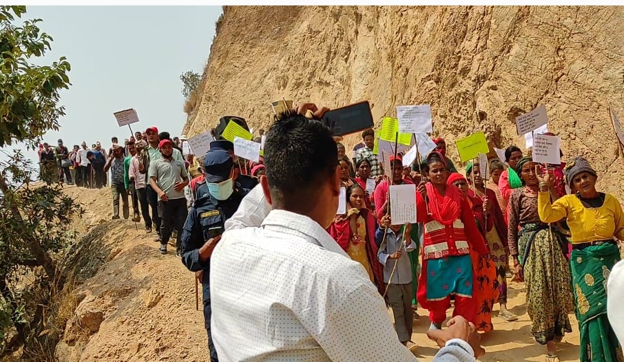 गाउँपालिकाको केन्द्रमा अस्पताल बन्नुपर्ने भन्दै पञ्चेश्वरमा आन्दोलन 